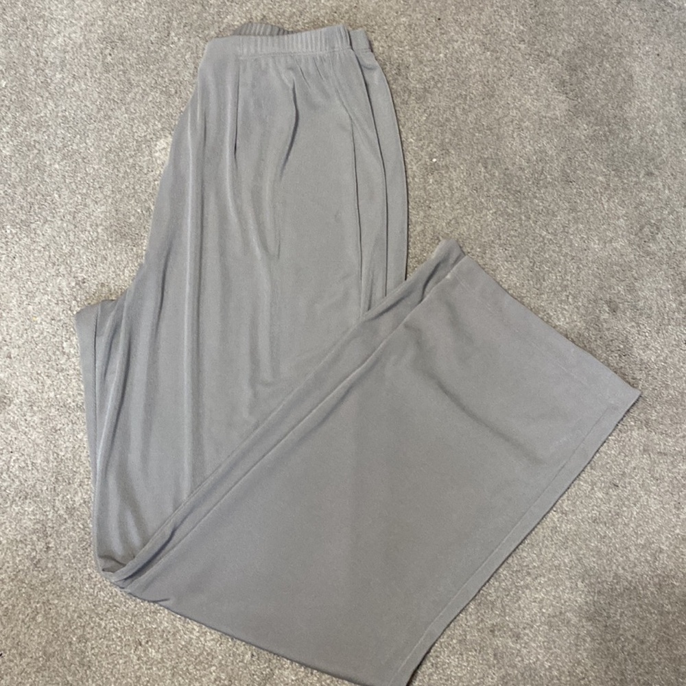 Easywear By Chico’s Taupe Straight Leg Elastic Waist Lightweight Pants Size 2